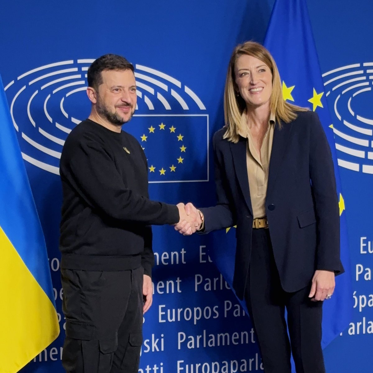 Ukrayna prezidenti @ZelenskyyUa @EP_President tərəfindən qarşılanıb və @Europarl_EN qrup liderləri ilə görüşəcək.