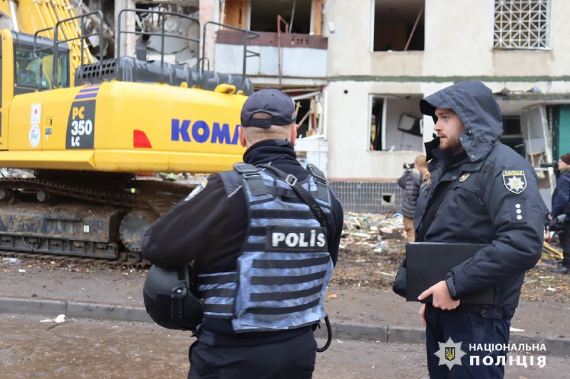 Venäjän ilmaiskun kuolonuhrien määrä Harkovassa nousi kolmeen kuolleeseen, kun raunioista vedettiin vielä kaksi ruumista