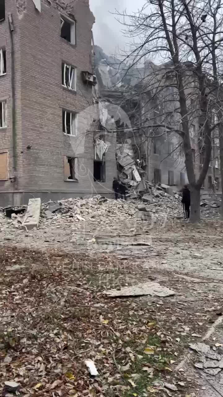 At least 4 person wounded as result of Russian ballistic missile strike against residential house in Kryvyi Rih