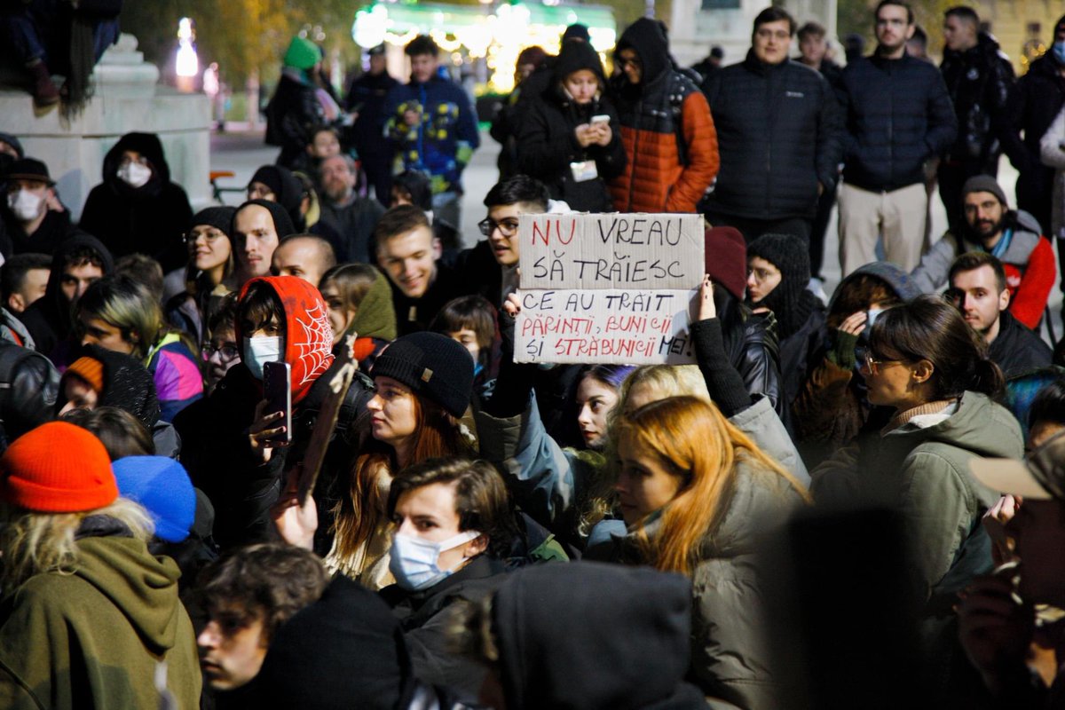 Romanian protest against extremism: “I don’t want to live through what my parents, grandparents and greatgrandparents lived” Pic: Ciprian Măceșaru