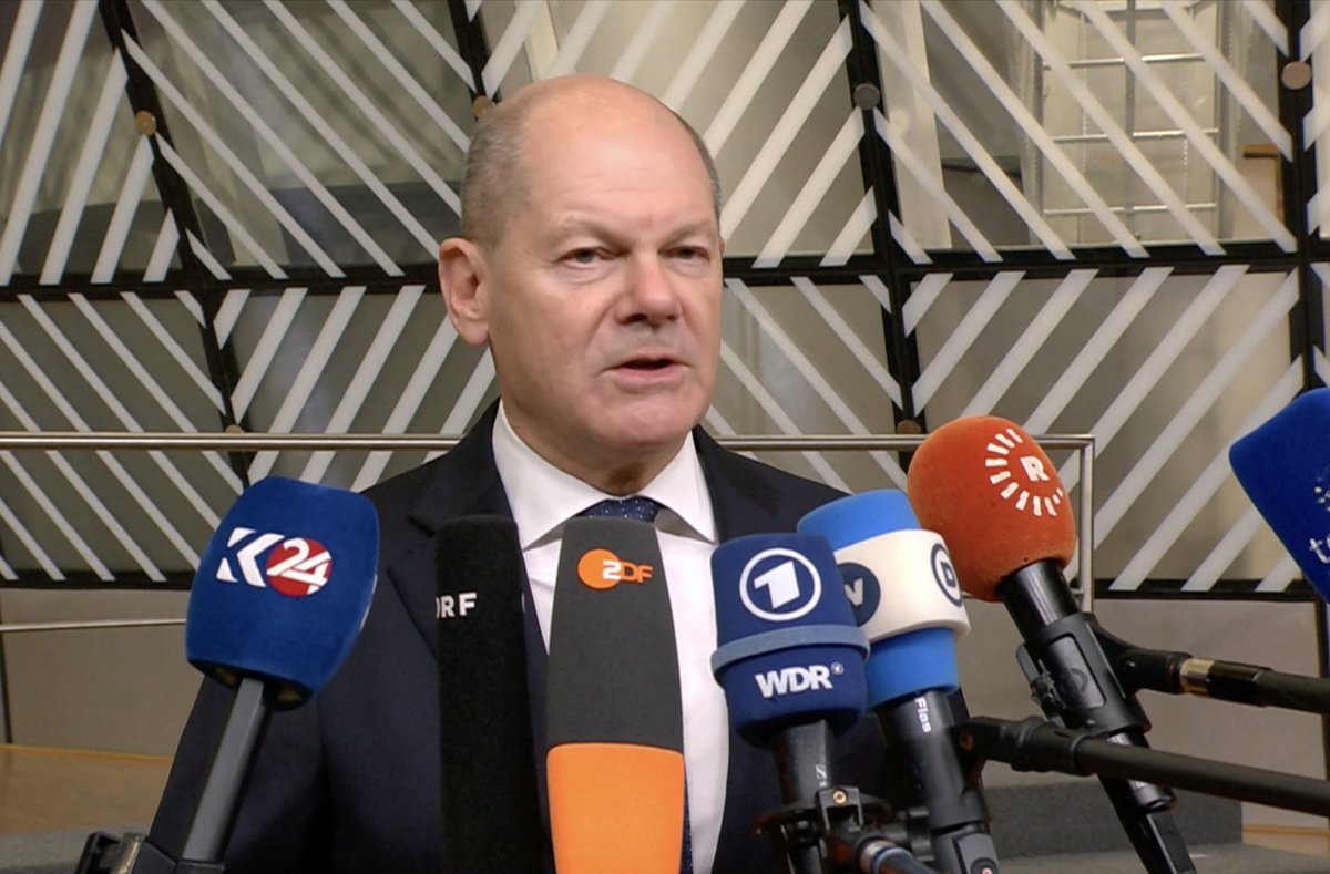 Bundeskanzler Scholz kam mit der Botschaft: „Weil wir die Ukraine so sehr unterstützen, müssen wir eine Eskalation zu einem Krieg zwischen Russland und der NATO vermeiden. Dafür trete ich bei diesem Treffen ein.