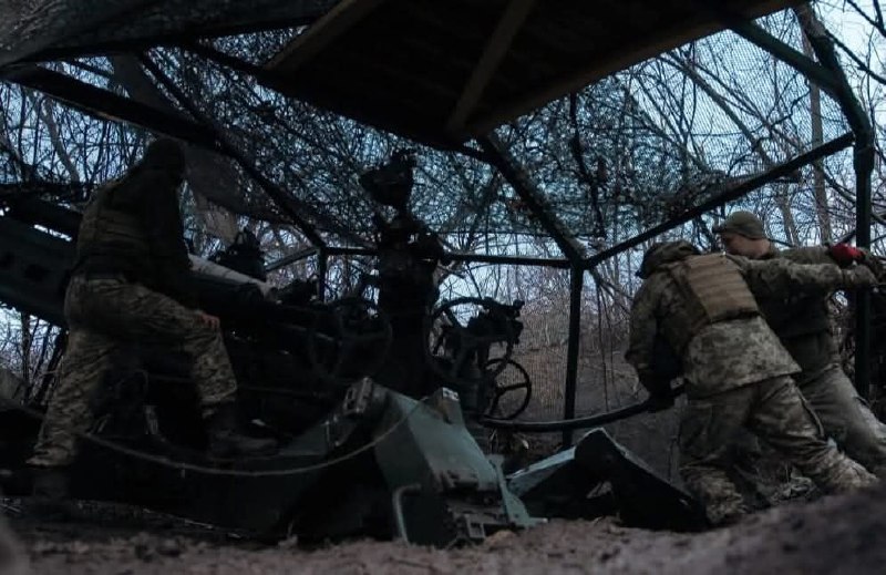 Auf der Kurachowe-Achse kam es gestern zu Zusammenstößen in der Nähe von Sontsivka, Stari Terny, Andriyivka, Kurachowe und Dachne, berichtet der Generalstab der Streitkräfte der Ukraine