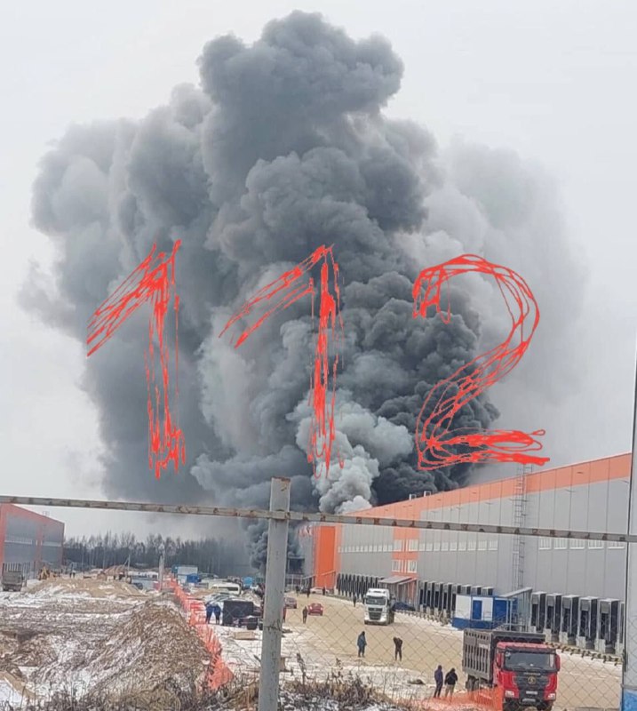 Big fire at the warehouses in Klin of Moscow region