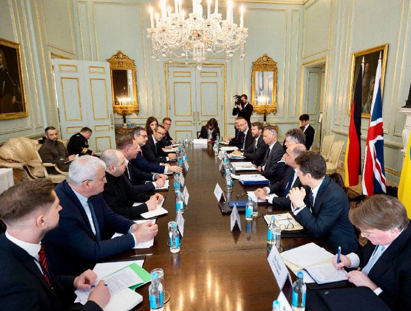 هیئت اوکراینی با کیت کلوگ فرستاده ویژه ایالات متحده در امور اوکراین و روسیه در لندن دیدار کرد