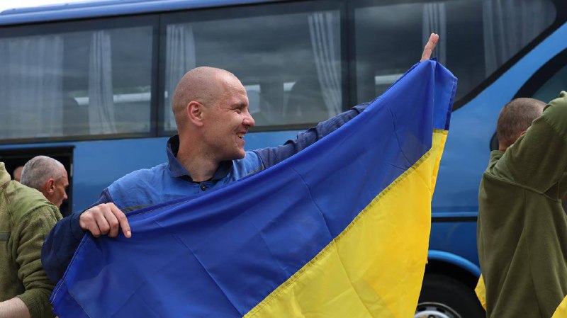 Another 307 Ukrainian POWs were released from the Russian captivity as part of 1000-on-1000 exchange