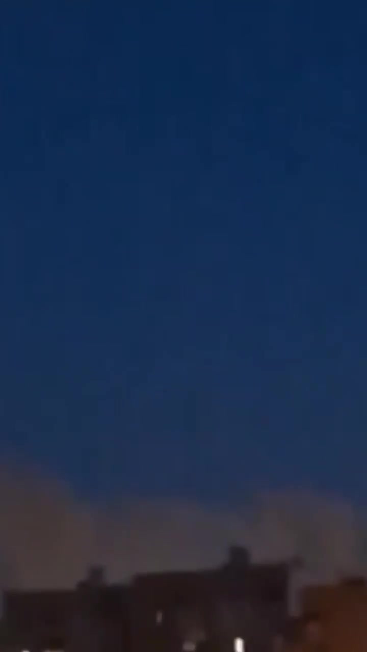 Er werden explosies gemeld in het gebied van de metaalfabriek van Donetsk en het treinstation van Donetsk