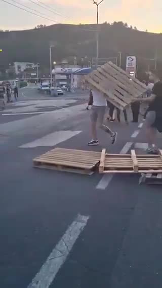 Raška: De blokkade duurt nog steeds voort