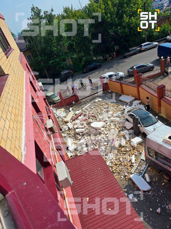 در پی انفجار در یک منزل مسکونی در کورسک، دست کم یک نفر زخمی شد.