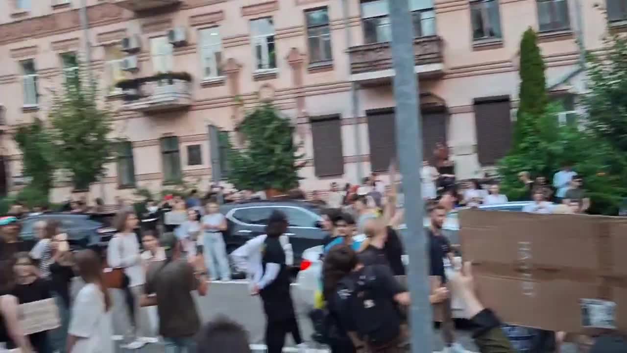 Protest gathered in Kyiv against law that limits independence of anti-corruption bodies in Ukraine