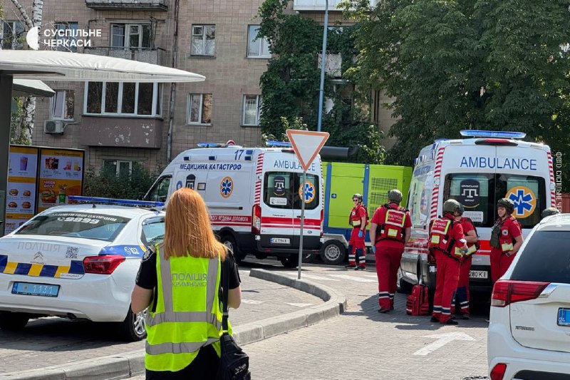 Shots reported at cafe in Cherkasy, police is on the site, armed man has been reportedly barricaded inside