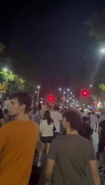 Peaceful protesters are moving towards Slavia