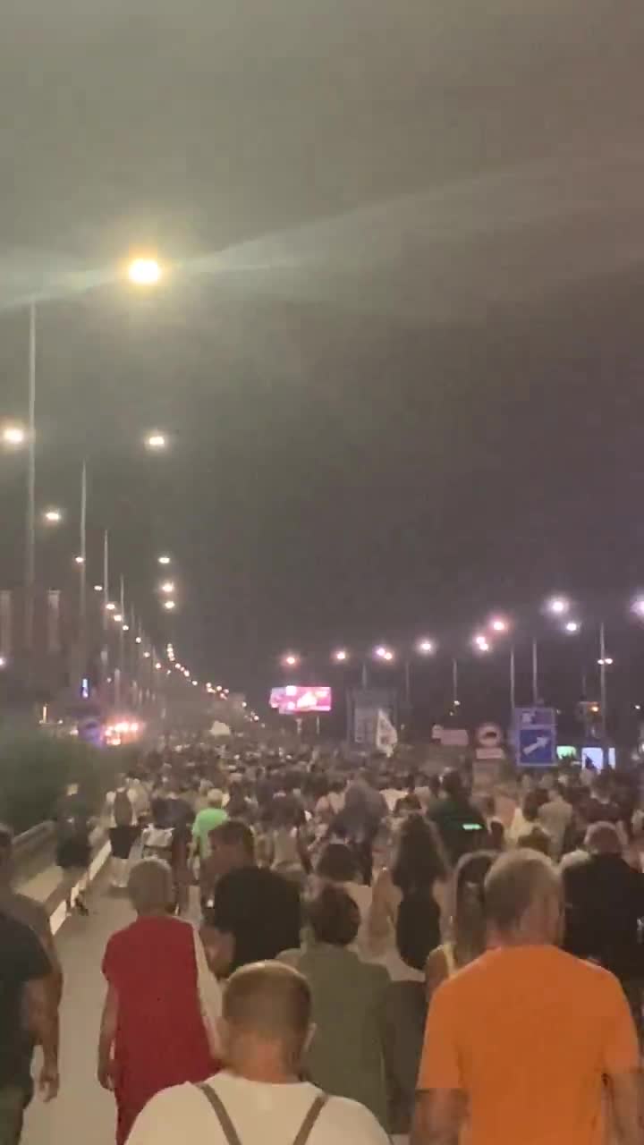 Large protest at Gazela, Belgrade
