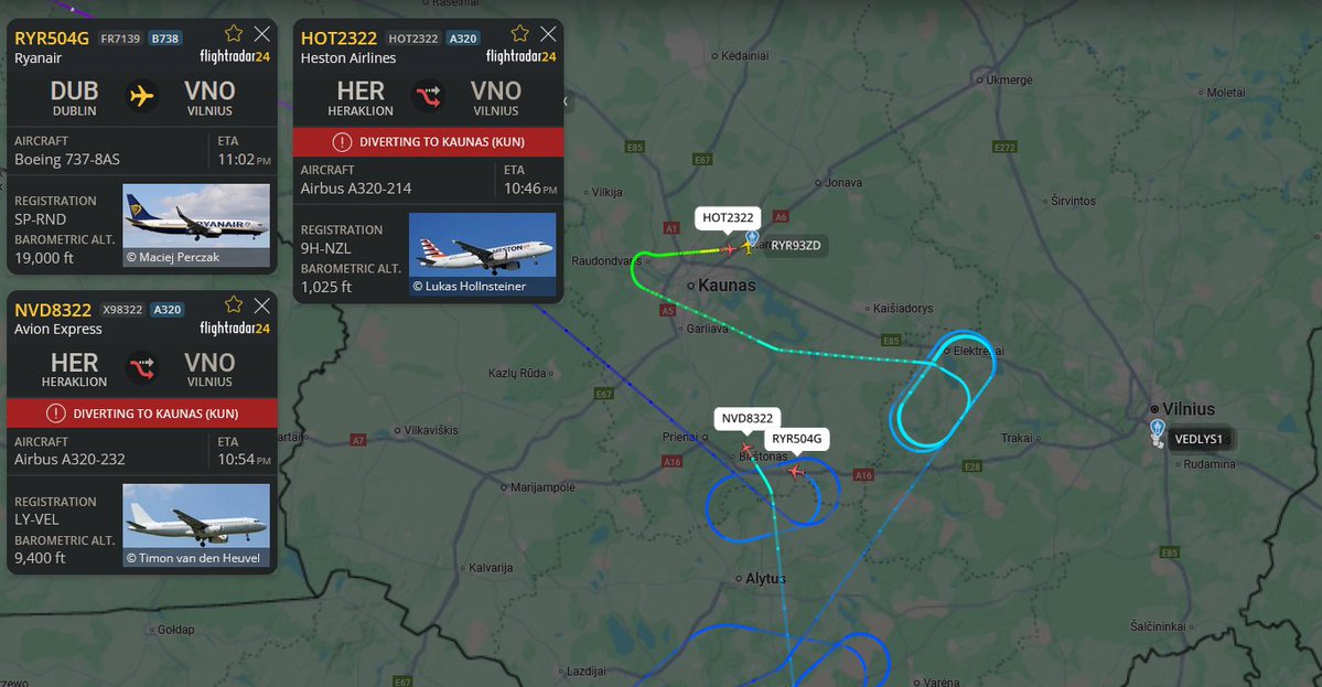 Verschillende vliegtuigen op weg naar Vilnius, Litouwen, lijken van koers te veranderen of te cirkelen