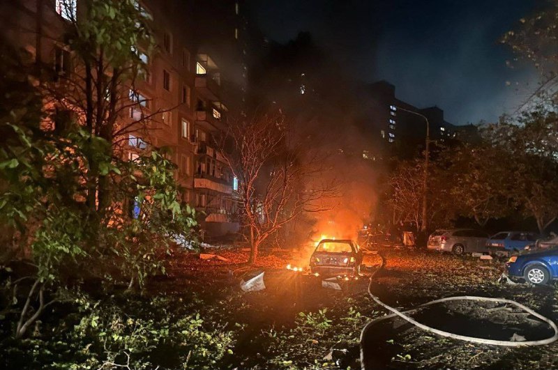 در نتیجه بمباران زاپوریژژیا توسط هواپیماهای بدون سرنشین از نوع شاهد و بمب‌های گلایدر توسط روسیه، یک نفر کشته و ۴ نفر زخمی شدند.