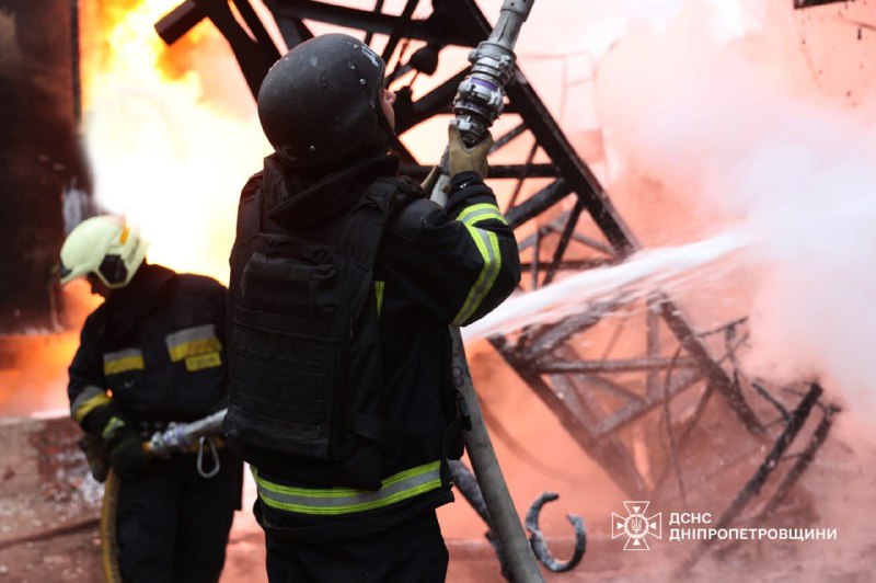 رئیس جمهور زلنسکی: دیشب روس‌ها با بیش از ۴۵۰ پهپاد و ۳۰ موشک به اوکراین حمله کردند. حداقل ۲۰ نفر زخمی شدند