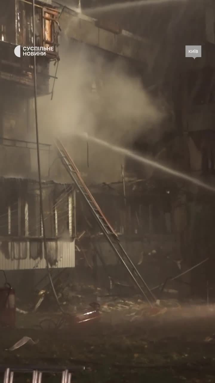 مقتل 3 أشخاص وإصابة 29 آخرين في غارة لطائرات روسية مسيرة على كييف خلال الليل