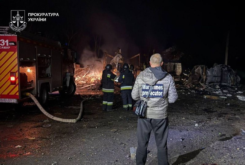 در حمله موشکی و پهپادی روسیه در شهرستان سمر، عصر دیروز ۴ نفر از جمله ۲ کودک کشته و ۷ نفر دیگر زخمی شدند.