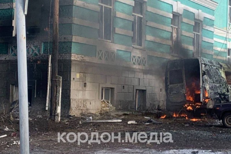 مقتل شخص وإصابة أربعة آخرين جراء غارة جوية روسية بقنبلة انزلاقية في منطقة بيلوبيليا بإقليم سومي