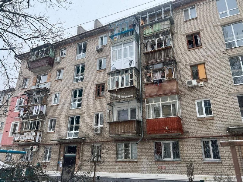 Nikopol bölgesinde bugün topçu ve insansız hava araçlarıyla yapılan bombardıman sonucu 1 kişi öldü, 7 kişi yaralandı.