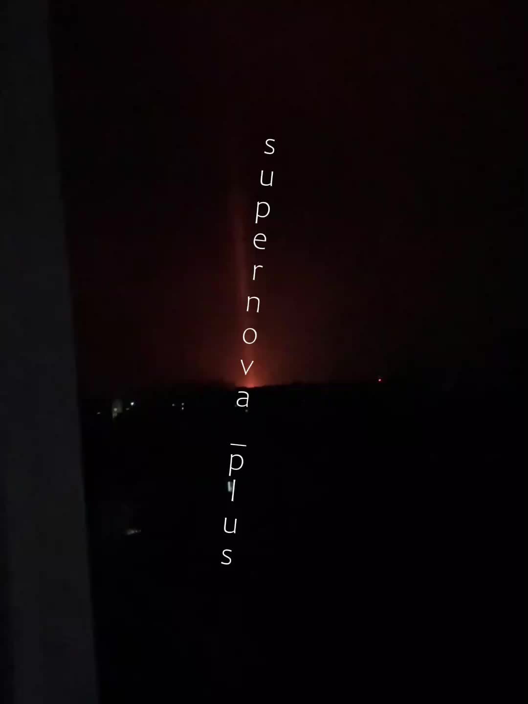 Melitopol'deki trafo merkezinde patlamalar meydana geldiği bildirildi.