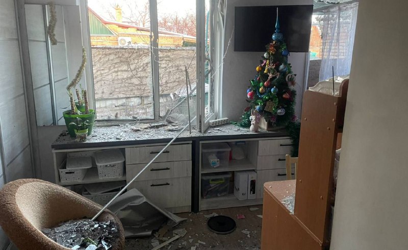 Nikopol bölgesinde gün içinde meydana gelen bombardıman sonucu 1 kişi yaralandı.