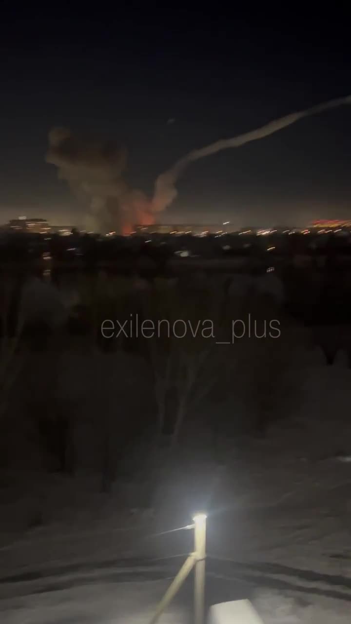 კრასნოდარის მხარის აფიკსკიში ძლიერი აფეთქებები მოხდა, შეინიშნება საჰაერო თავდაცვის რაკეტების კვალი