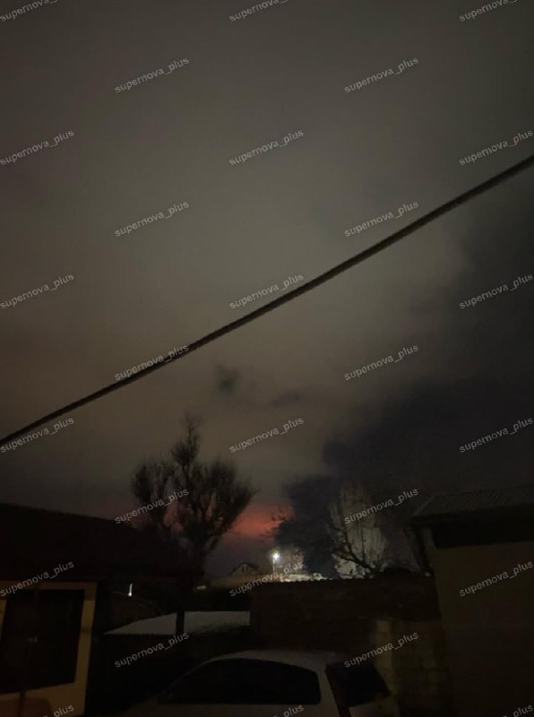 На нефтебазе компании Таманнефтегаз в порту Волна произошел пожар после нескольких забастовок.