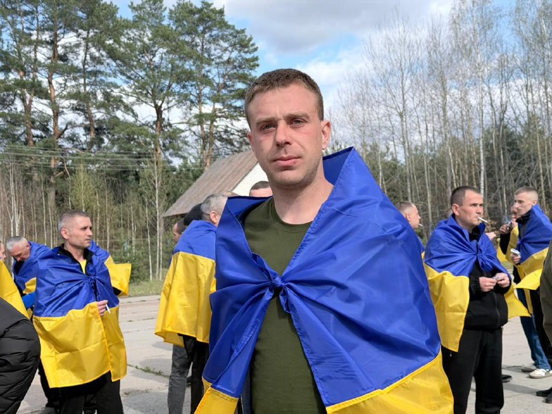 193 українських солдатів повертаються додому в рамках обміну полоненими з Росією