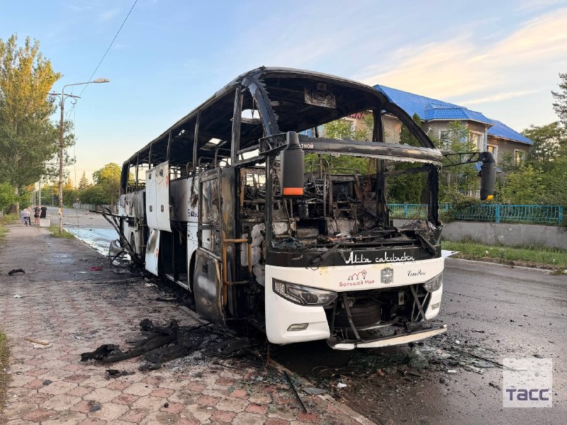 أفادت سلطات  بمقتل 7 أشخاص وإصابة 11 آخرين في غارة جوية بطائرة مسيرة استهدفت خط الحافلات المنتظم بين موسكو وسيمفيروبول في ينيكاييف.