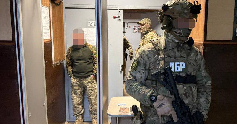 The State Bureau of Investigation, in cooperation with the General Staff of the Armed Forces of Ukraine, is conducting a large-scale special operation Honest Conscription. Investigative actions are taking place in over 100 territorial recruitment and social support centers of various levels in most regions of Ukraine.