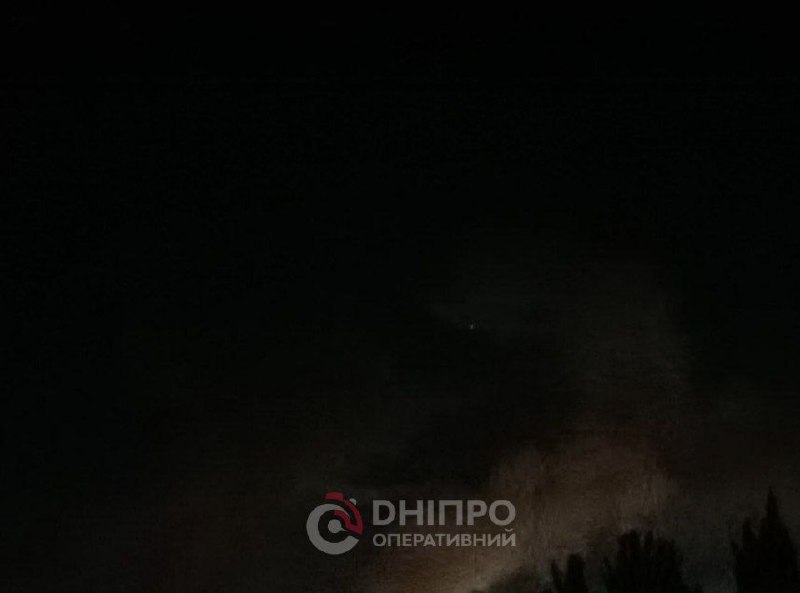 Krivoy Roqda şiddətli partlayışlar qeydə alınıb. Hadisədən sonra tüstü qalxır