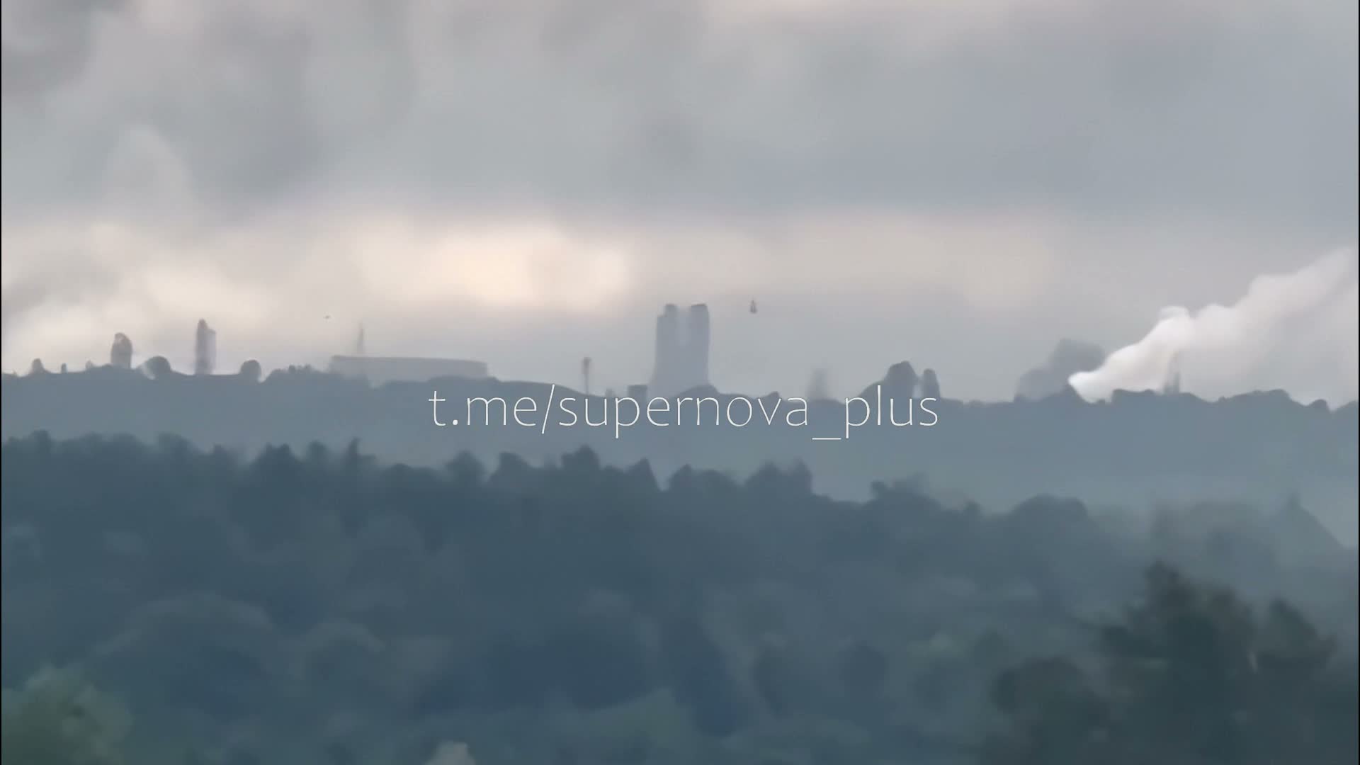 Droni hanno attaccato una raffineria di petrolio a Nizhnekamsk.