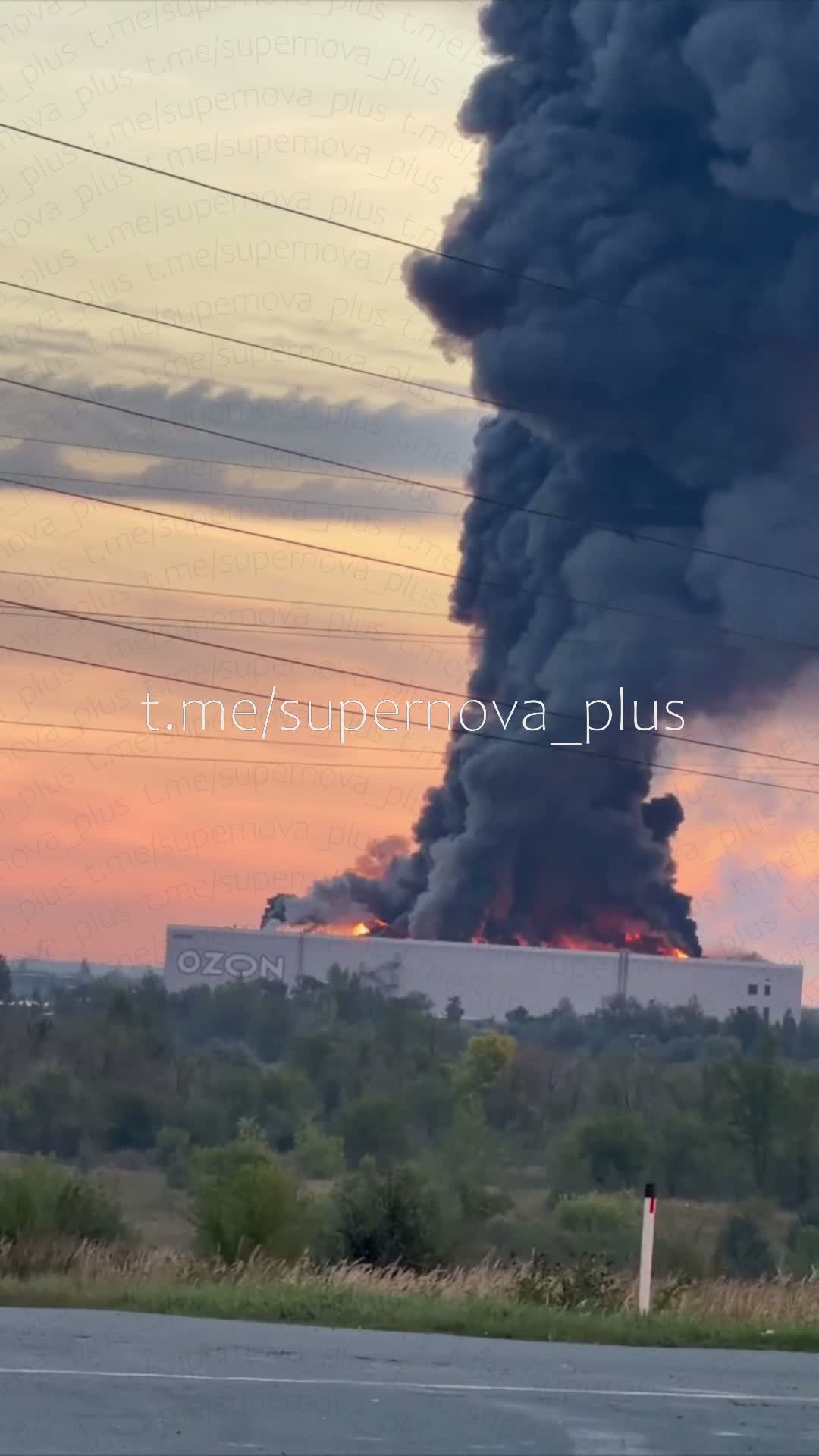 Samara vilayətinin Çapaevsk şəhərindəki Ozon anbarlarına dronlar hücum edib.