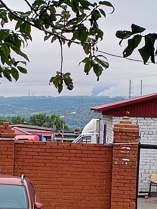 Başkorosta'nın Blagoveshchensk kentindeki depolarda patlamalar ve yangın meydana geldiği bildirildi.