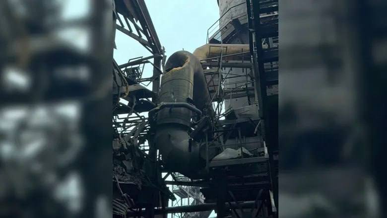 Zaporizhstal metal işleme tesisine 5 füze isabet etti. Faaliyetler askıya alındı.
