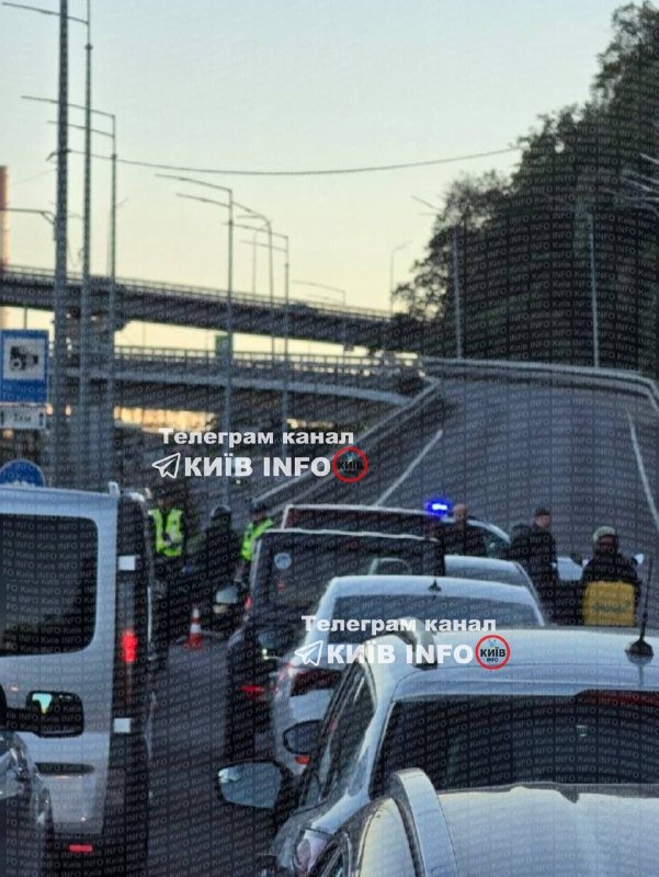 Bruggen zijn in Kyiv gesloten