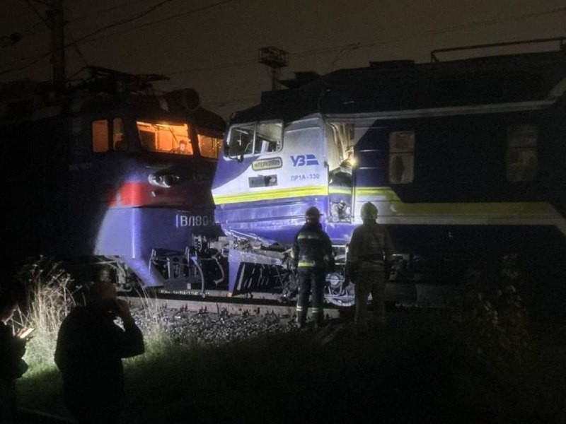 5 people wounded in trains collision in Lviv
