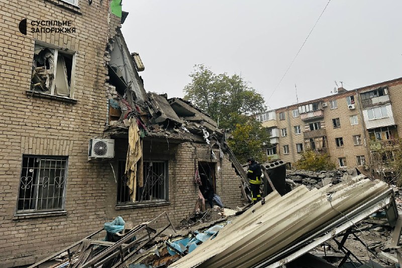 Zaporizhzhia'da, 3 çocuğun da aralarında 7 kişi, bunlardan 3'ü çocuk, Rus hava saldırısında hayatını kaybetti.